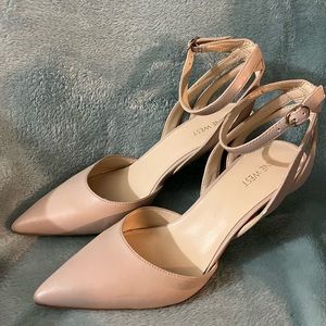 Ladies Nine West Heels, Size 10, Taupe/tan color